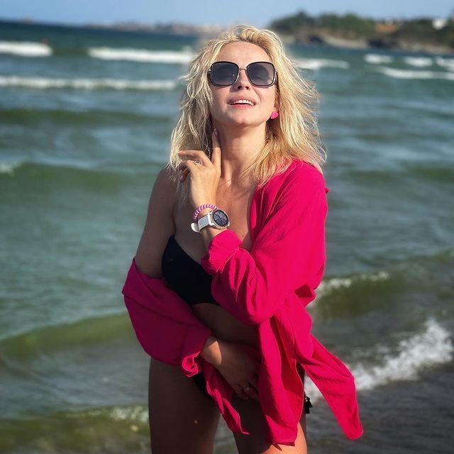 Зустріли люди в білому: Ребрик розповіла про поїздку в Болгарію в умовах пандемії і дала пораду туристам