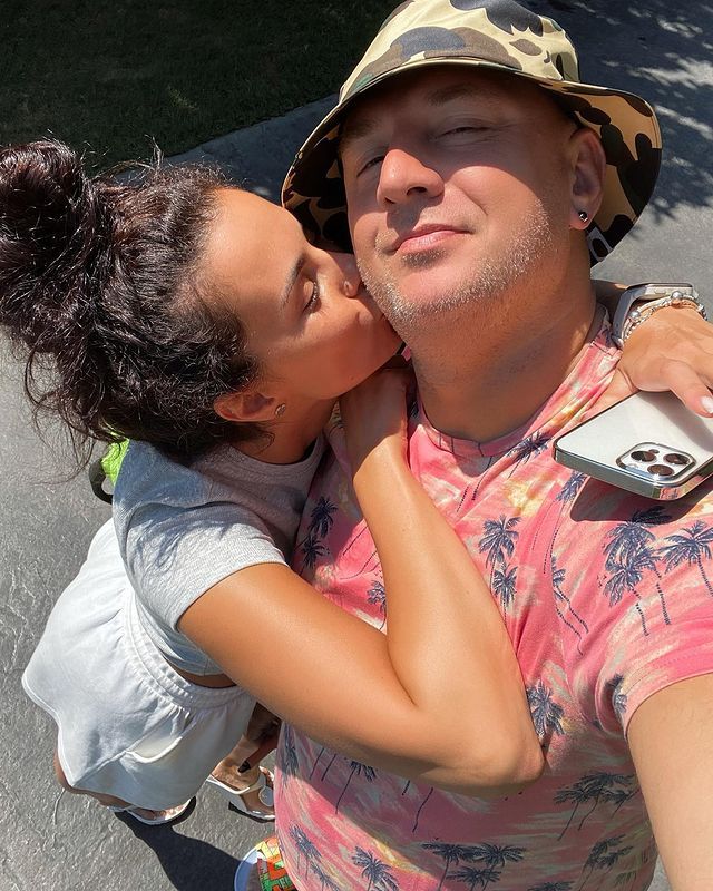 Потап з Каменських спровокували мережу спільним фото і заявою: потрібно терміново підзарядитися