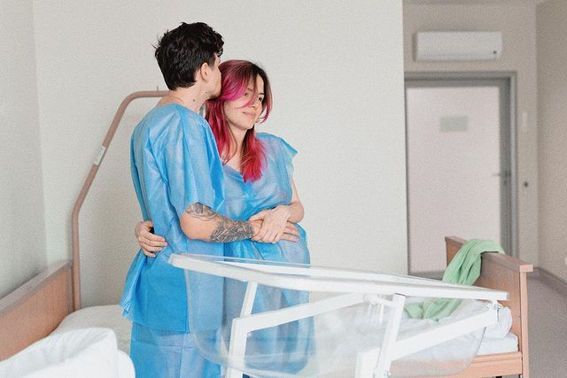 MamaRika и с мужем раскрыли подробности непростых родов: "слепо доверилась как ежик в тумане"