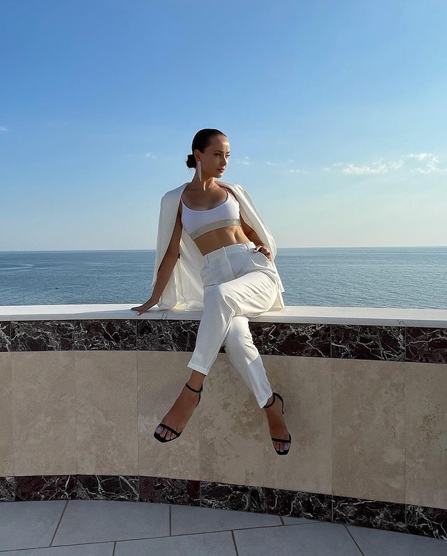 "Карма": Эллерт покинул Крым после разрыва с Мишиной, но его остановили патрульные