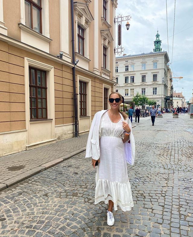 "Крізь зливу, град і негоду": Осадча і Горбунов зачарували романтикою у Львові після шторму