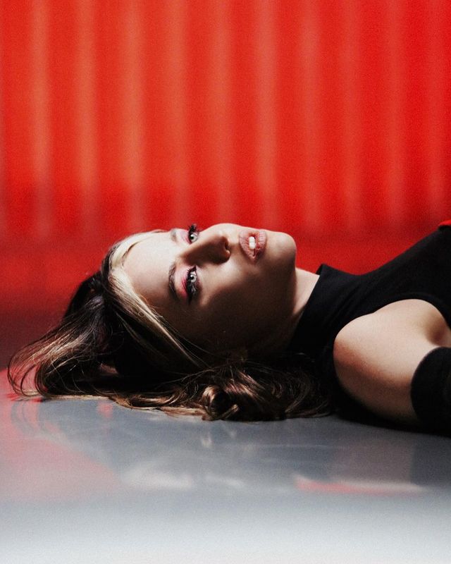 Дорофеева рассказала, как разнесли ее машину: должен был врезаться в мое авто