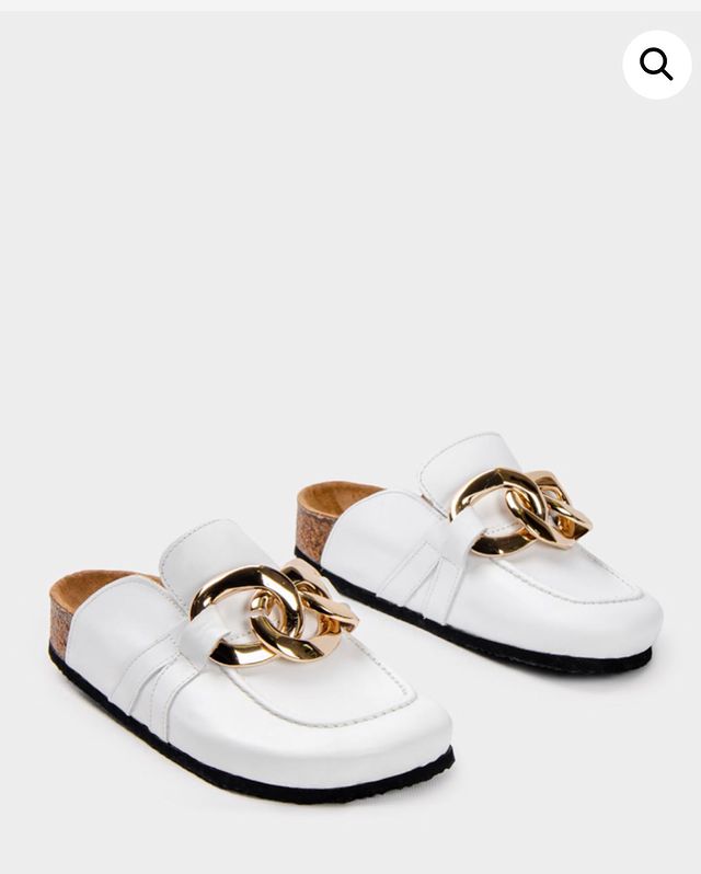 Зручно і комфортно: топ-3 затишних гостромодних взуттєвих тренда на літо від стиліста