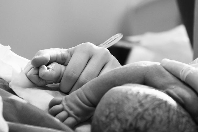 Дружина Павлика розповіла про складні пологи та показала фото з родзалу: "почала кричати, що помру"