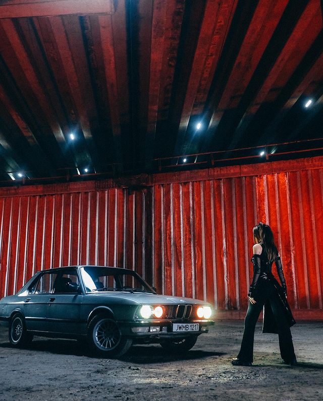 Дорофеева рассказала, как разнесли ее машину: должен был врезаться в мое авто