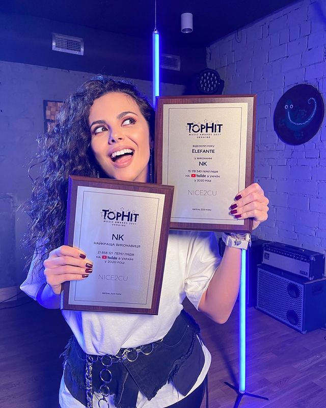 Кукла: Каменских в мини озадачила сеть и похвасталась знаковыми достижениями