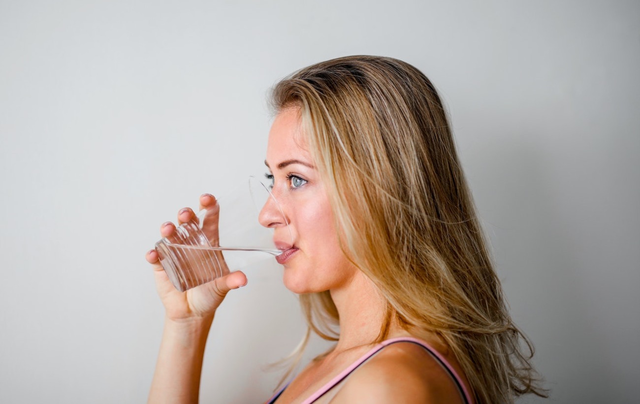 Чистая и красивая: косметолог назвала топ-5 &quot;очищающих&quot; продуктов для проблемной кожи