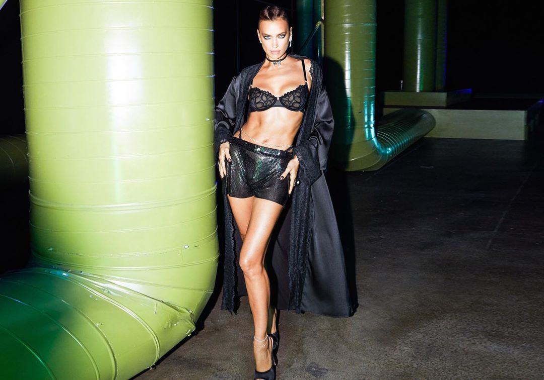 Соблазнительные бунтарки: полуголые Белла Хадид, Ирина Шейк и Рианна засыпали сеть жаркими фото