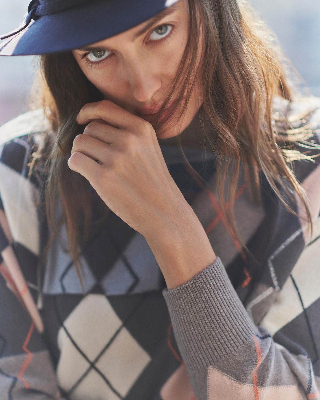 Взять на заметку: топ-3 стильных образа для холодов от Ирины Шейк