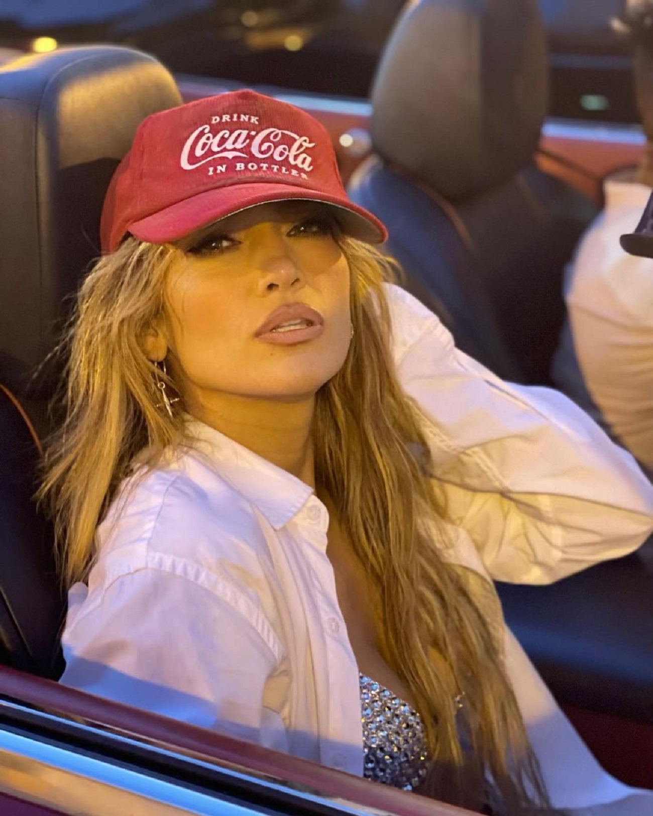 Только одна любовь: Дженнифер Лопес сделала романтическое признание под соблазнительным фото