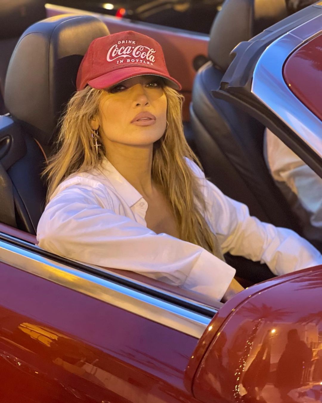 Только одна любовь: Дженнифер Лопес сделала романтическое признание под соблазнительным фото