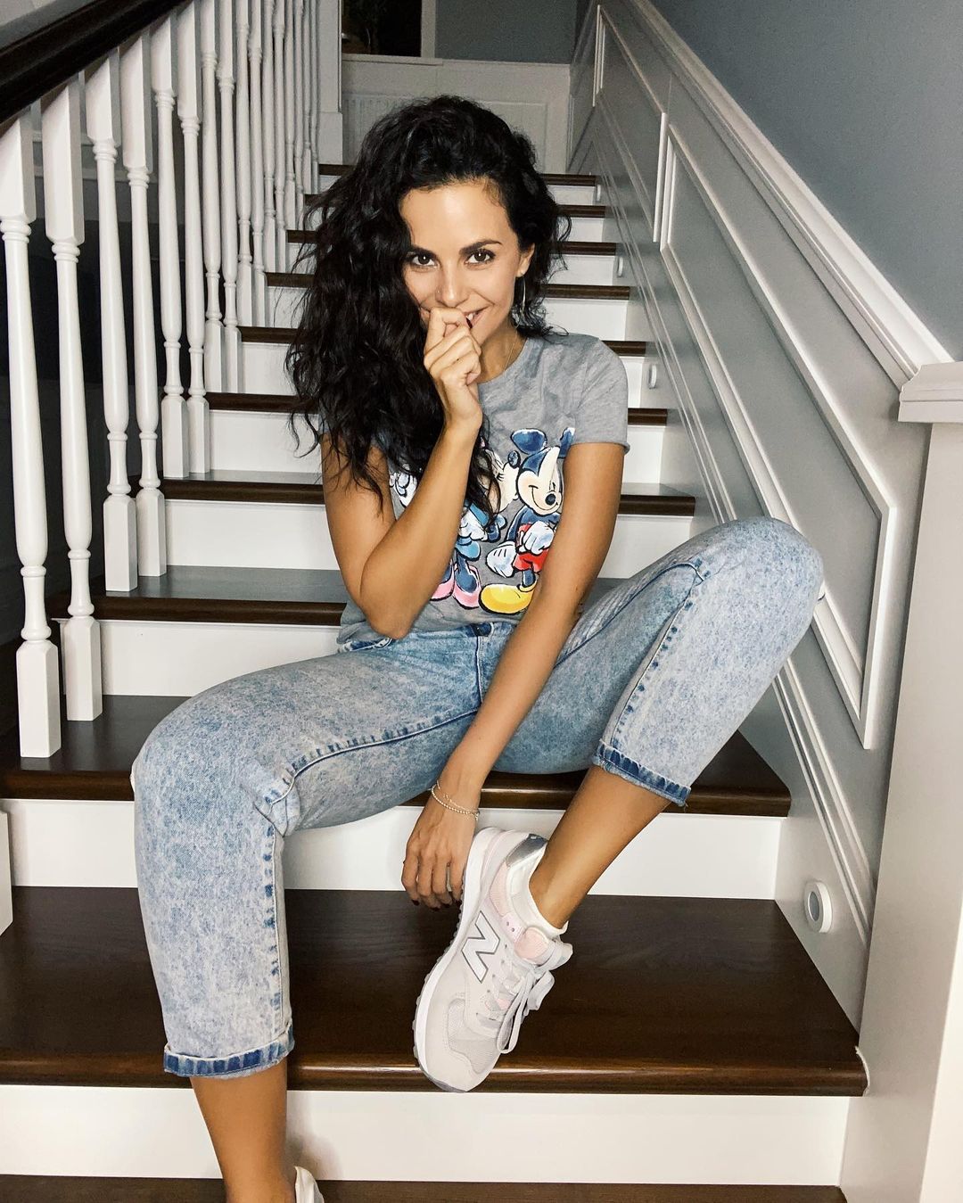 Спокуслива і загадкова: Настя Каменських в обтягуючих джинсах розмірковує про життя