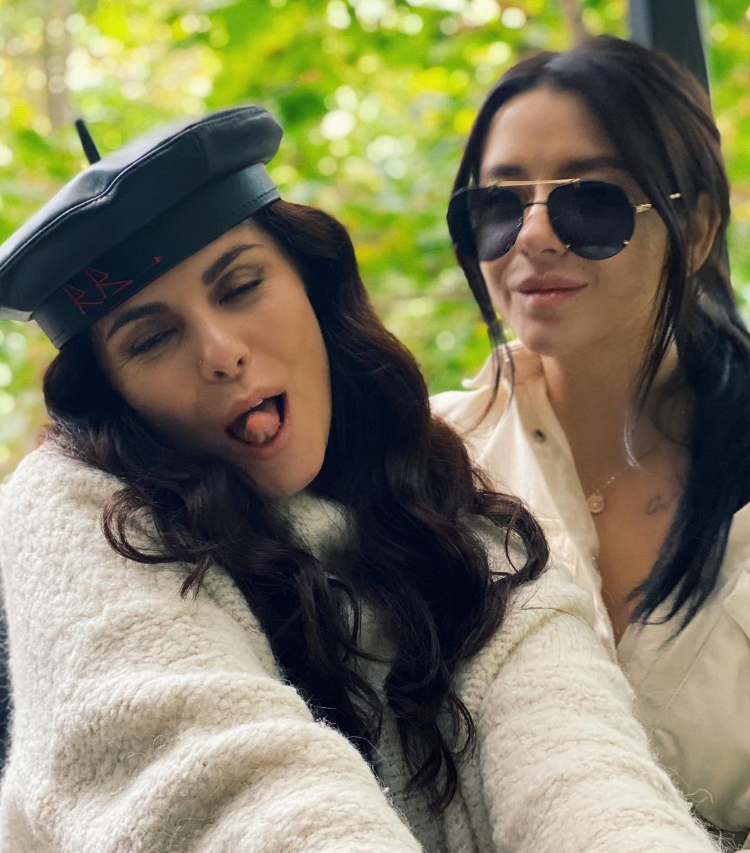 Позитивна красуня: Настя Каменських в стильному образі підкорила мережу стрункою фігурою