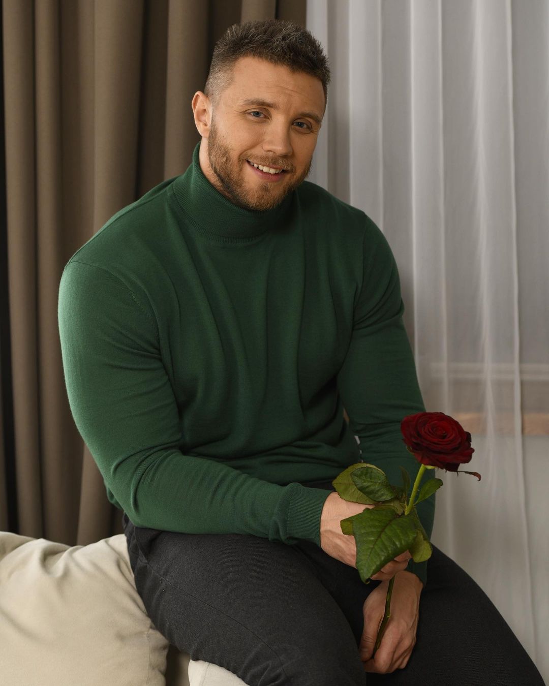 Холостяк-11 розсекретив свою фаворитку, Тіна Кароль розповіла правду про особисте життя: топ гучних новин тижня