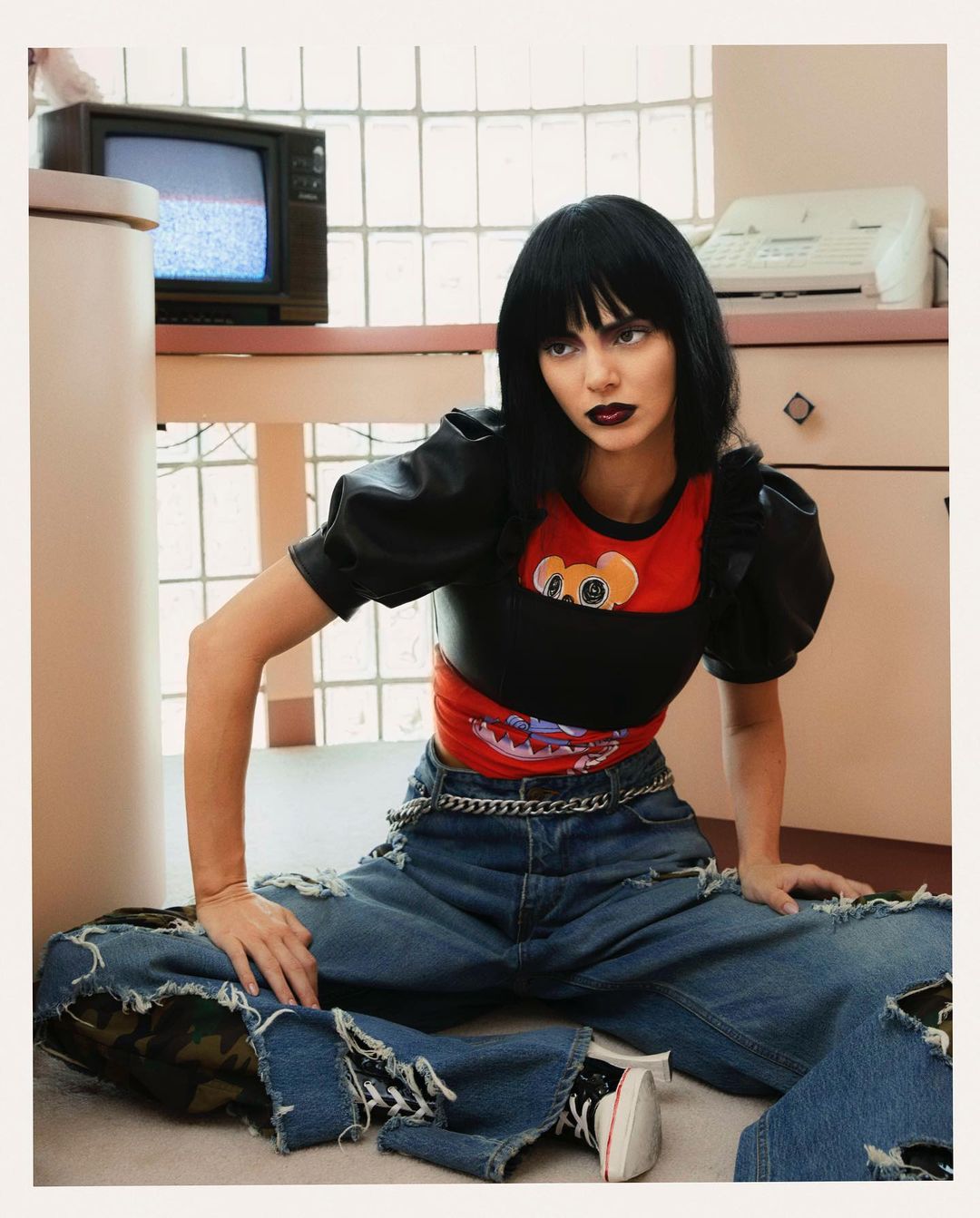 Прозоре плаття і чоботи: Кендалл Дженнер захопила ідеальною фігурою