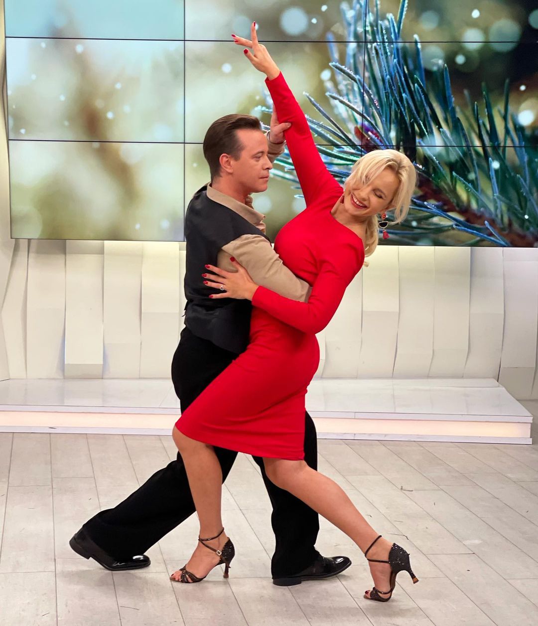 Зустріти любов ніколи не пізно: Лілія Ребрик вразила пристрасним танцем