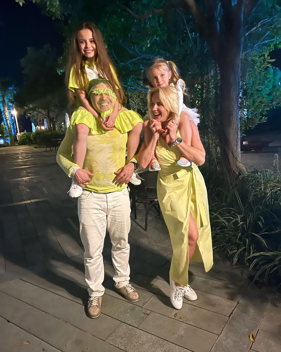 Сюрприз удался: счастливая Лилия Ребрик засыпала сеть яркими фото из Турции