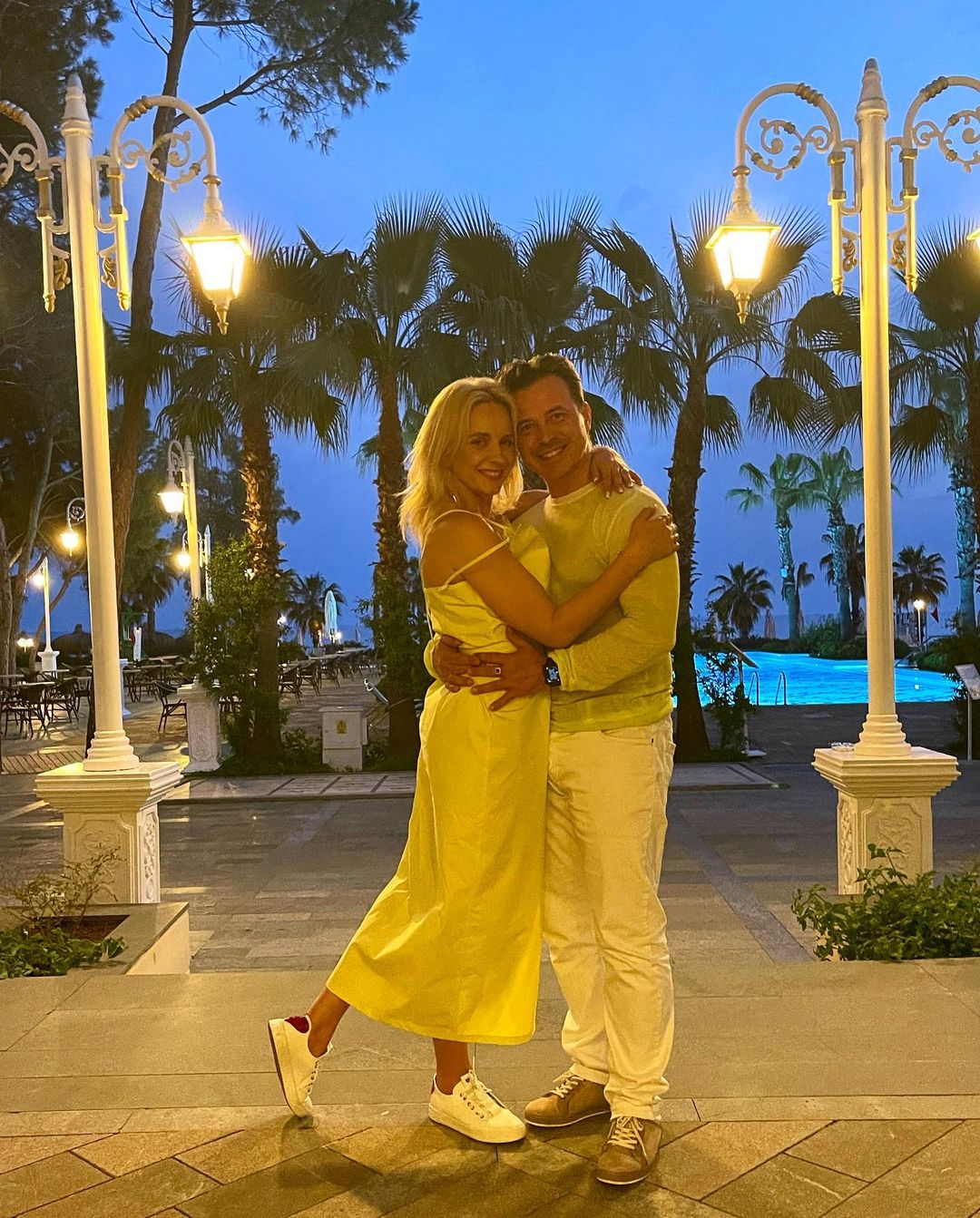 Сюрприз удался: счастливая Лилия Ребрик засыпала сеть яркими фото из Турции