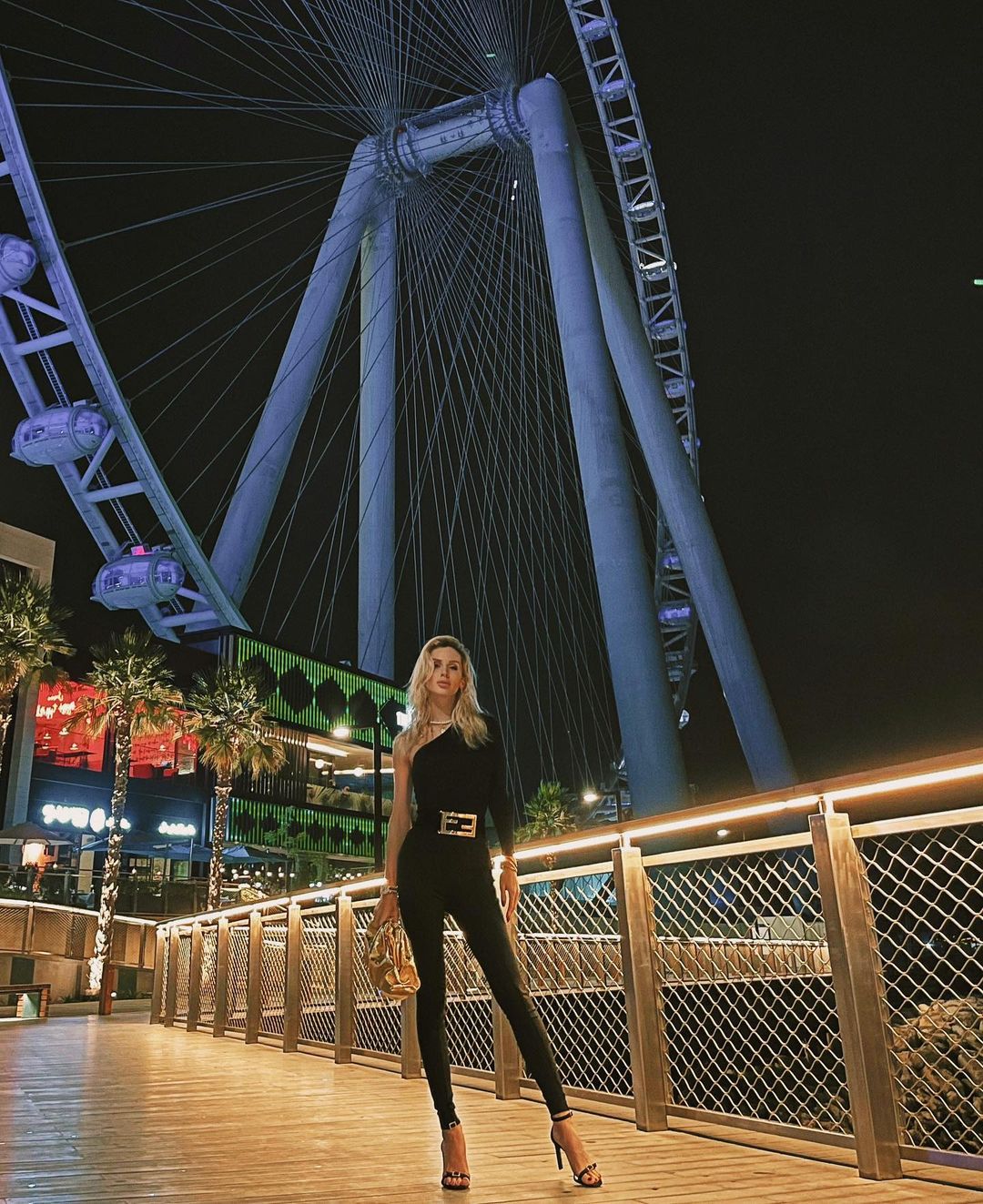 Ногам немає кінця і краю: Світлана Лобода показала, як носити комбінезон з високими підборами