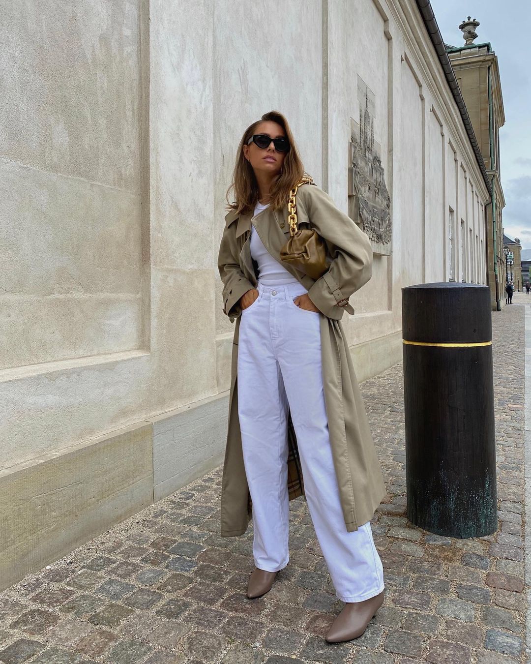 З чим носити тренчі восени 2020: ікони Instagtram показали найактуальніші луки