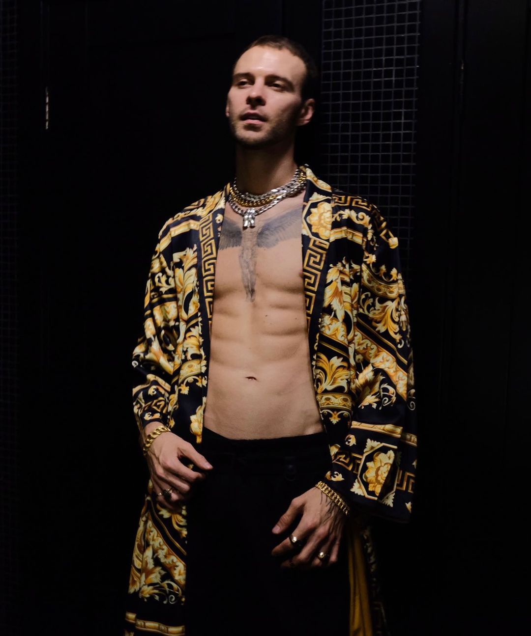 Макс Барских порадовал поклонников новым чувственным видео: "прекрасное и легкое настроение"