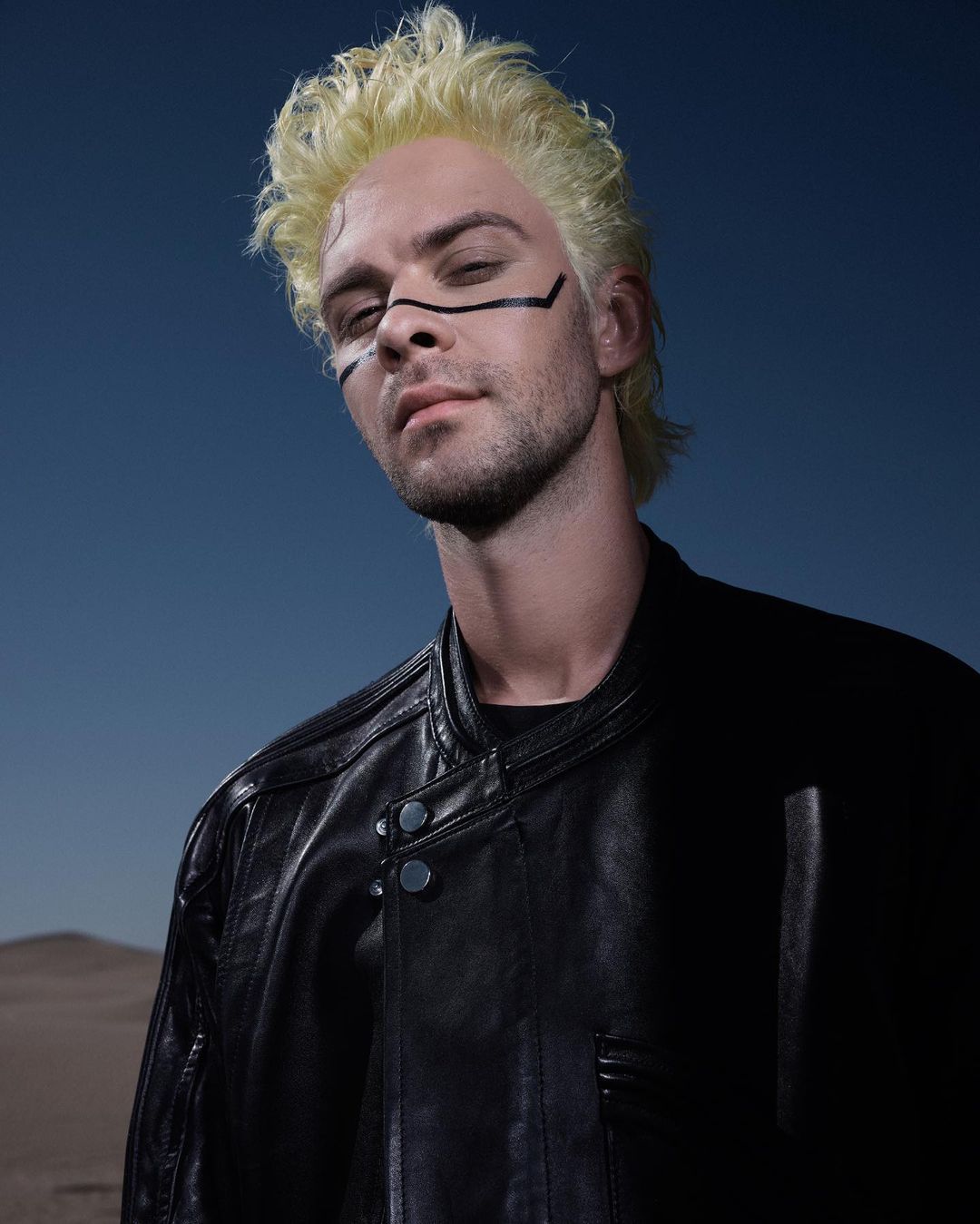 Макс Барских порадовал поклонников новым чувственным видео: "прекрасное и легкое настроение"