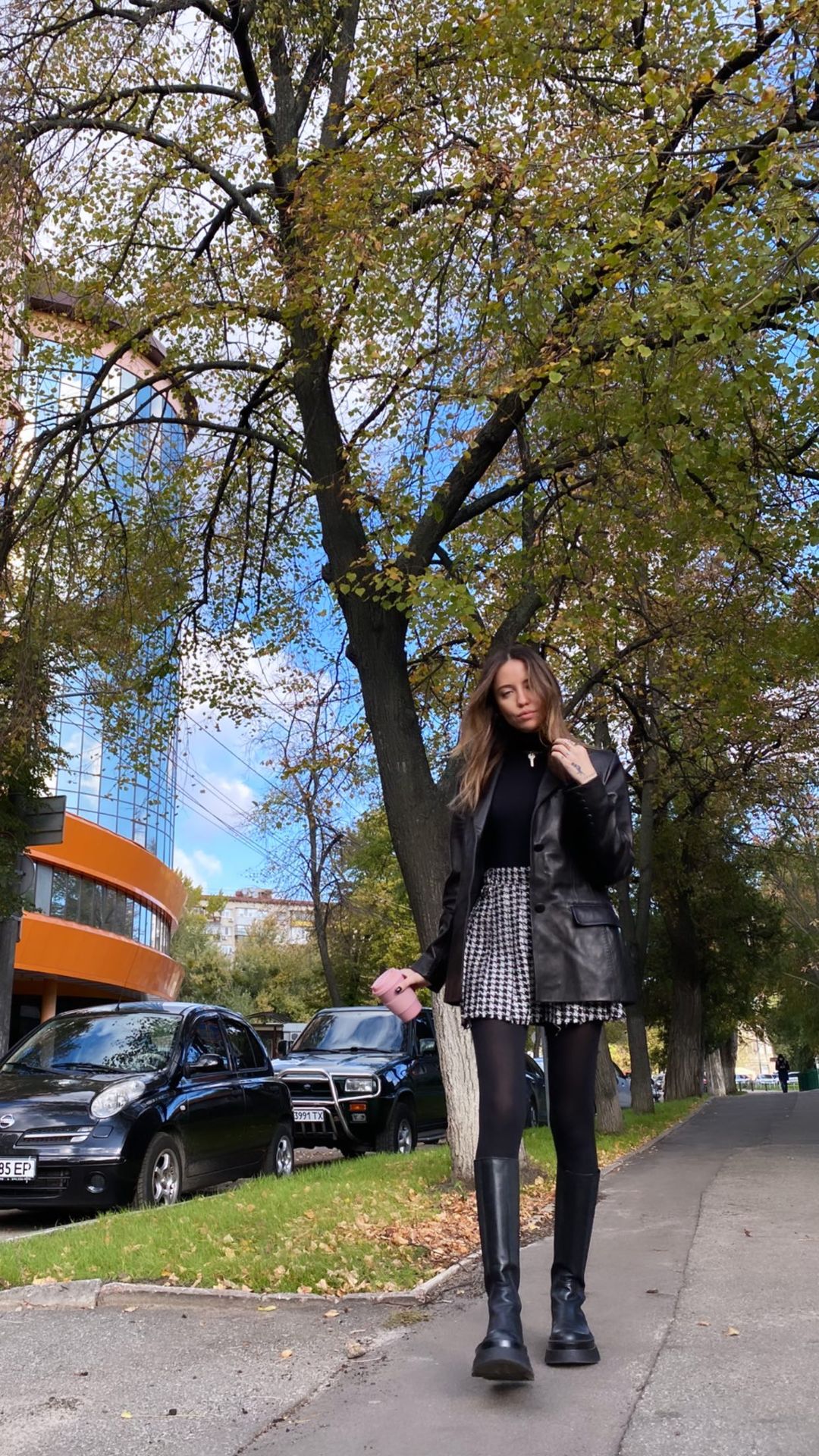 Дерзко и стильно: Надя Дорофеева показала, с чем носить ультрамодные сапоги