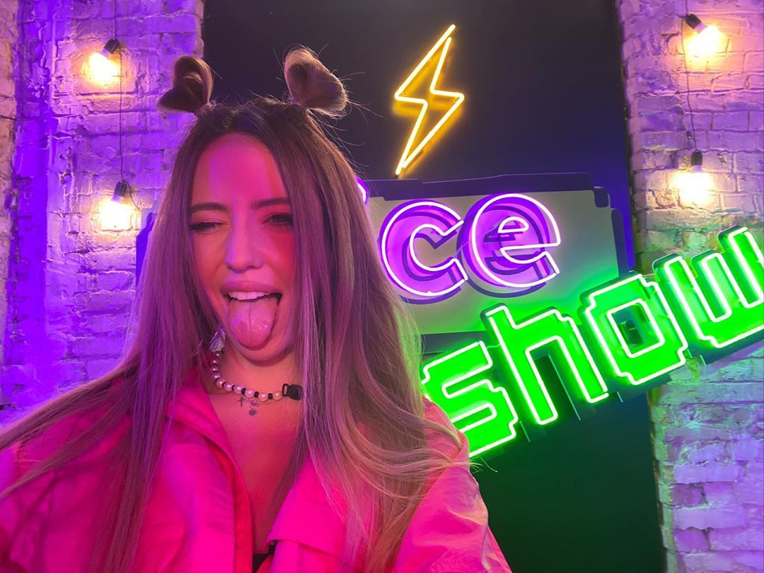 Ікона стилю: Надя Дорофєєва підкорила фанатів луком-"мультяшкою"