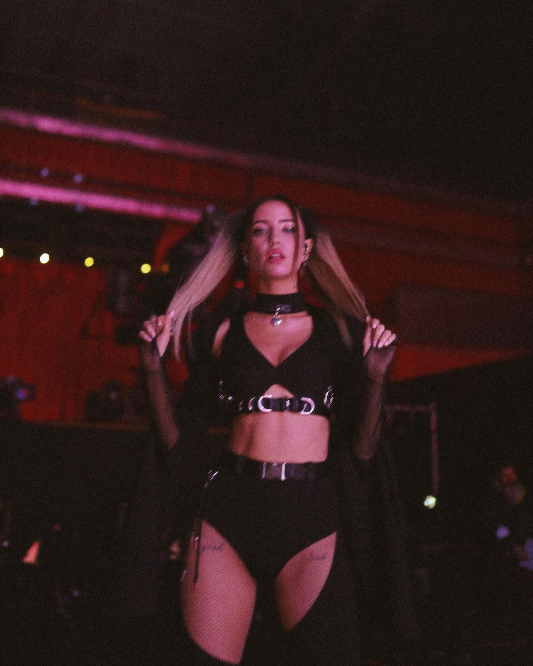 Оце так фігура: Надя Дорофєєва у відвертому вбранні похвалилася ідеальним пресом