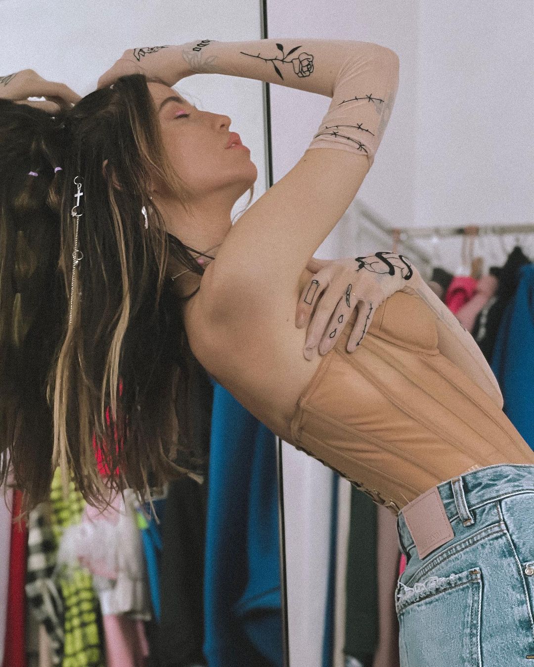 Матерная песня Нади Дорофеевой &quot;взорвала&quot; сеть: будет бить рекорды