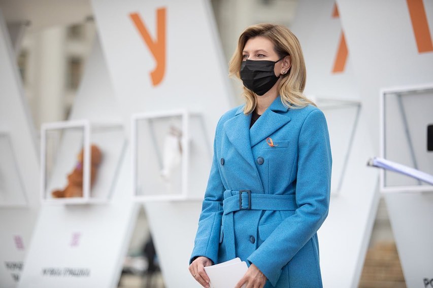 Болюче питання: стильна Зеленська розповіла, за чий рахунок одягається