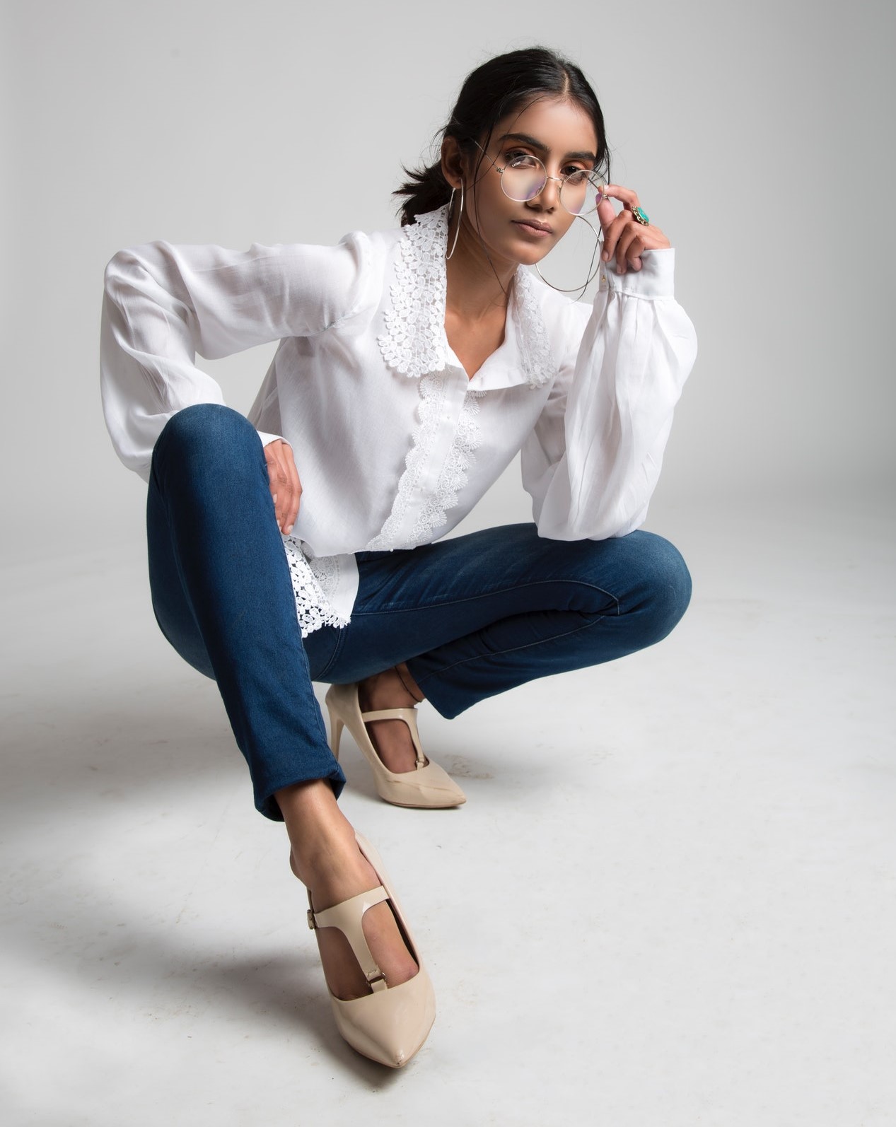 Стоит отказаться: трихолог рассказала, какие прически провоцируют выпадение волос