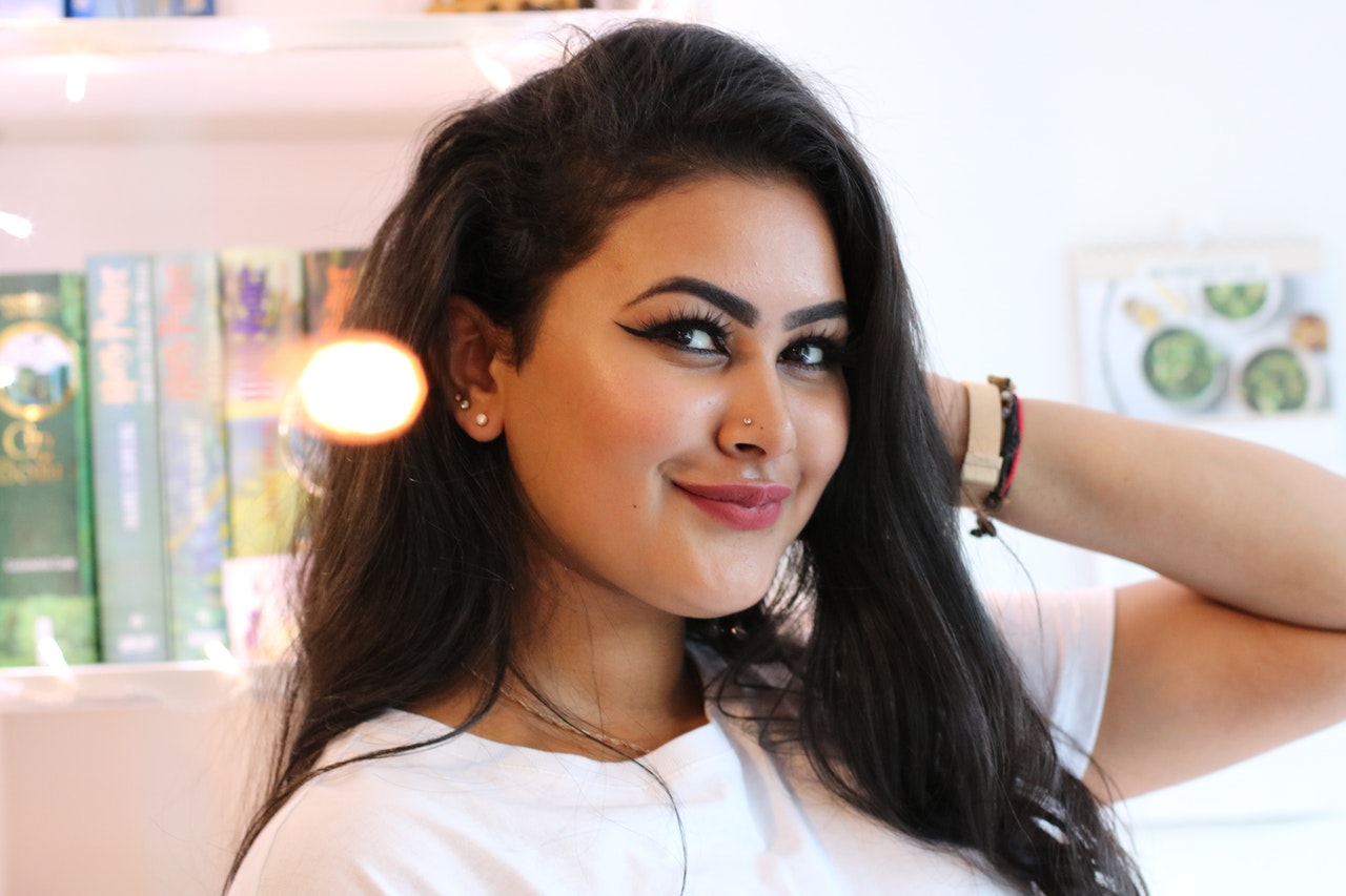 Густі і довгі: як зміцнити вії і брови в домашніх умовах