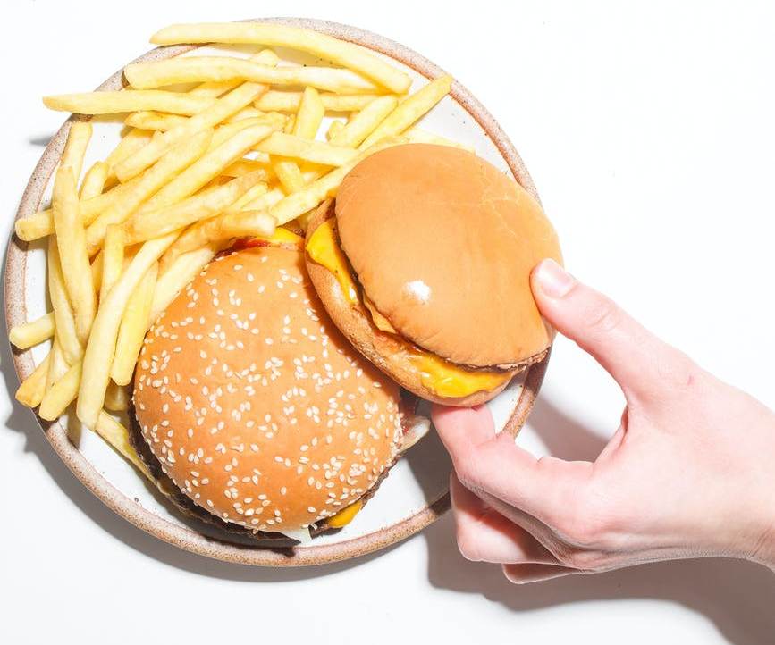 Исключить навсегда: нутрициолог назвала продукты, вредные для желчного пузыря