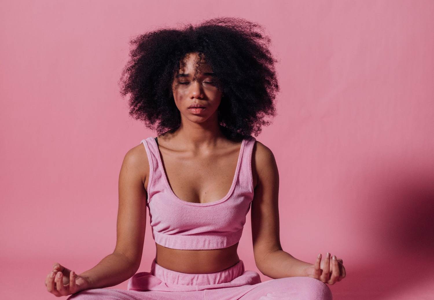 В 99% випадків через це: нутриціолог розповіла, чому насправді випадає волосся