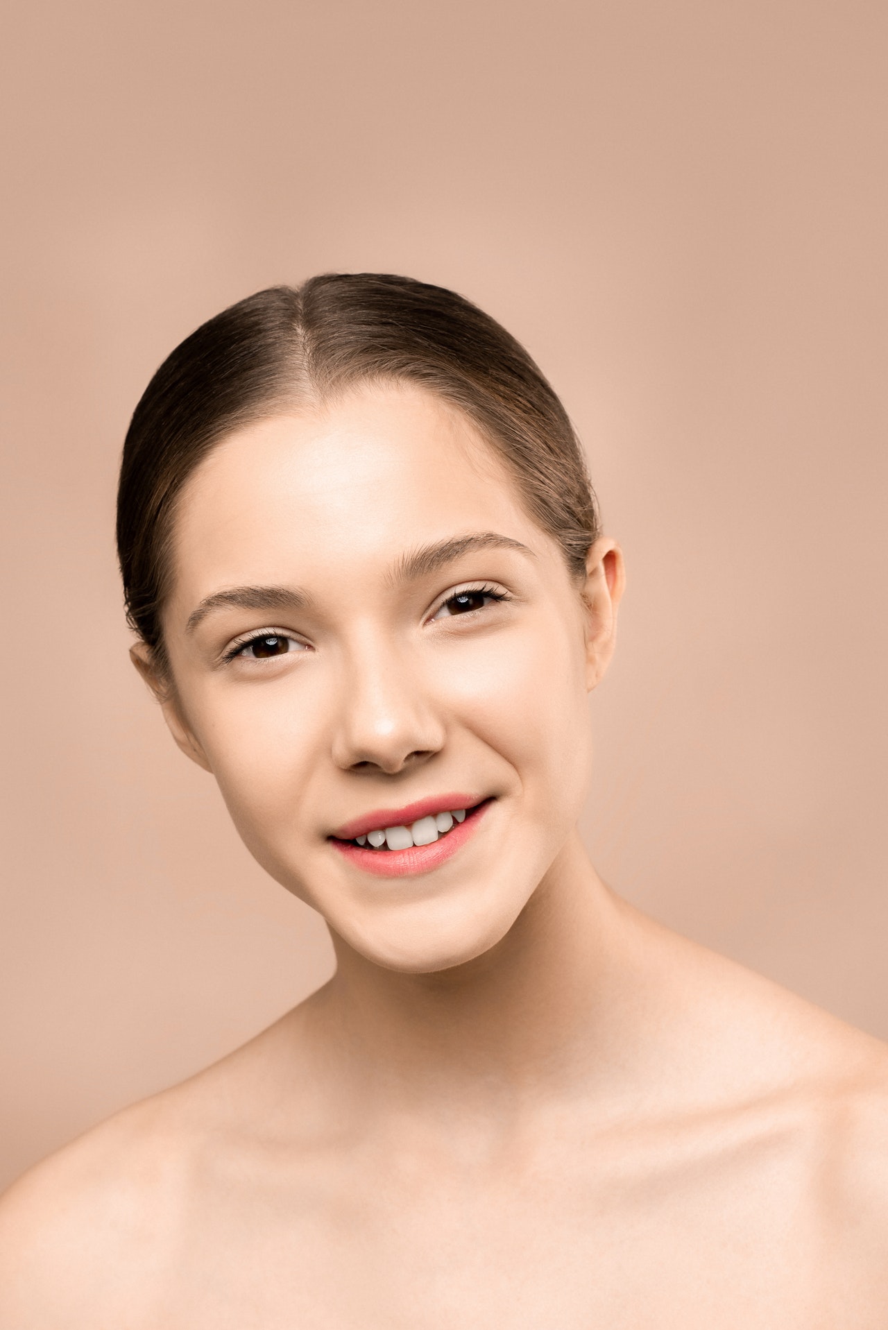 Как помочь коже в жару: косметолог поделилась подробной инструкцией