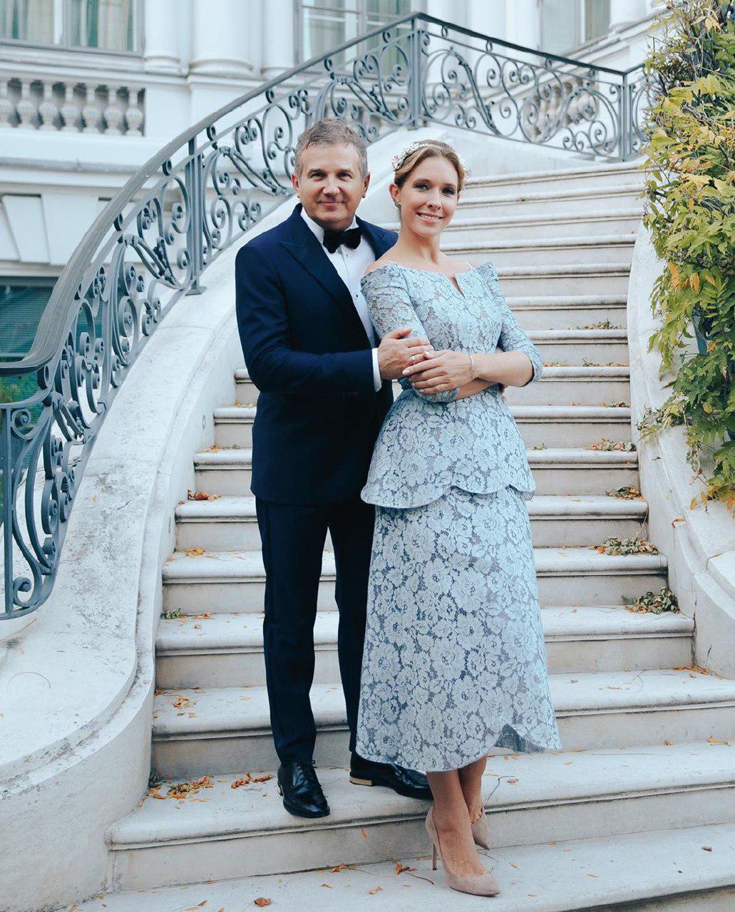 Любовь в воздухе: Осадчая и Горбунов умилили &quot;королевским&quot; фото