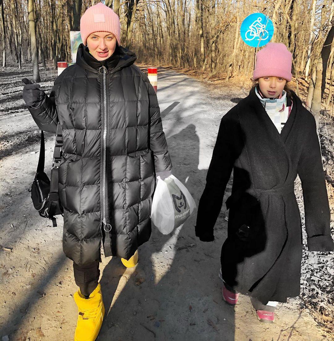 Утеплилися! Бабкін показав, як потрібно зігрівати сім'ю в холоди (фото)