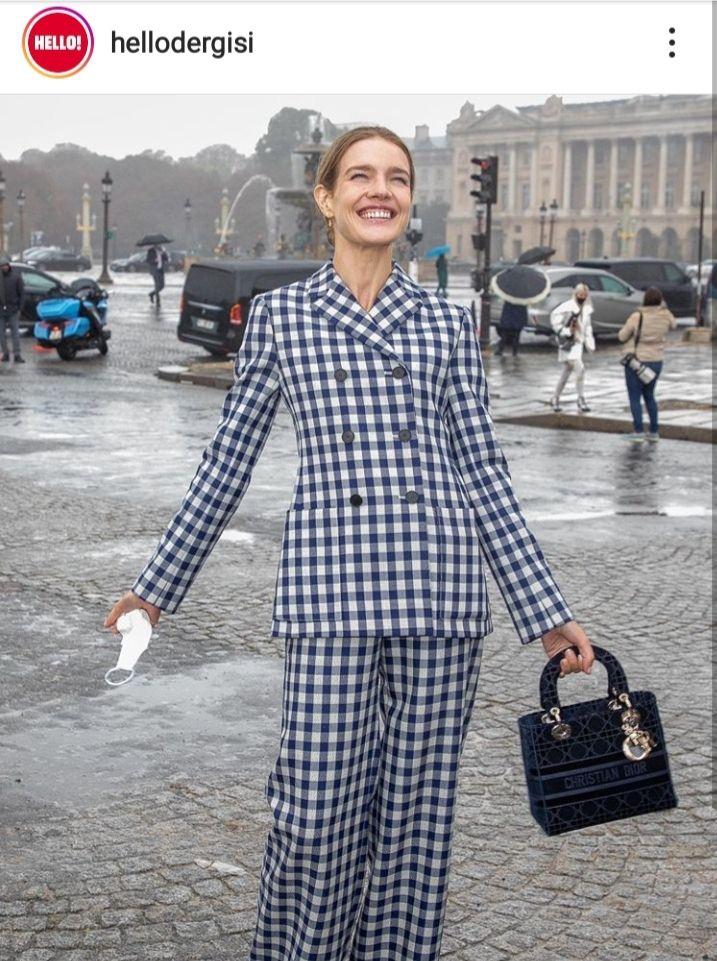 Наталя Водянова похвалилася стрункою фігурою в наймоднішому костюмі осені