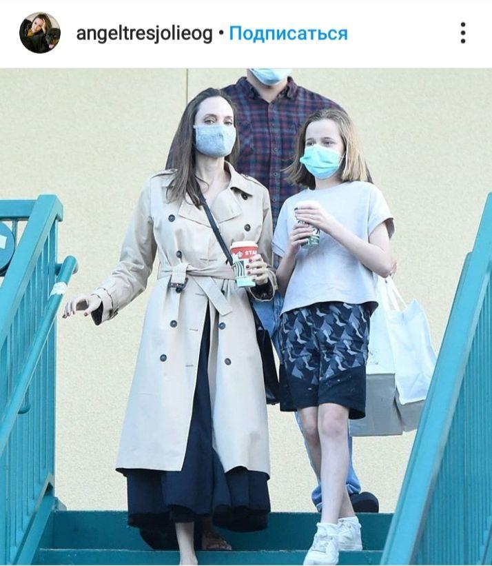 У пишній спідниці і тренчі: Анджеліна Джолі вийшла в світ у стильному вбранні