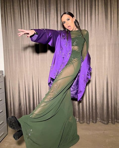 Дерзкая Настя Каменских в полупрозрачном наряде восхитила фанатов (фото)