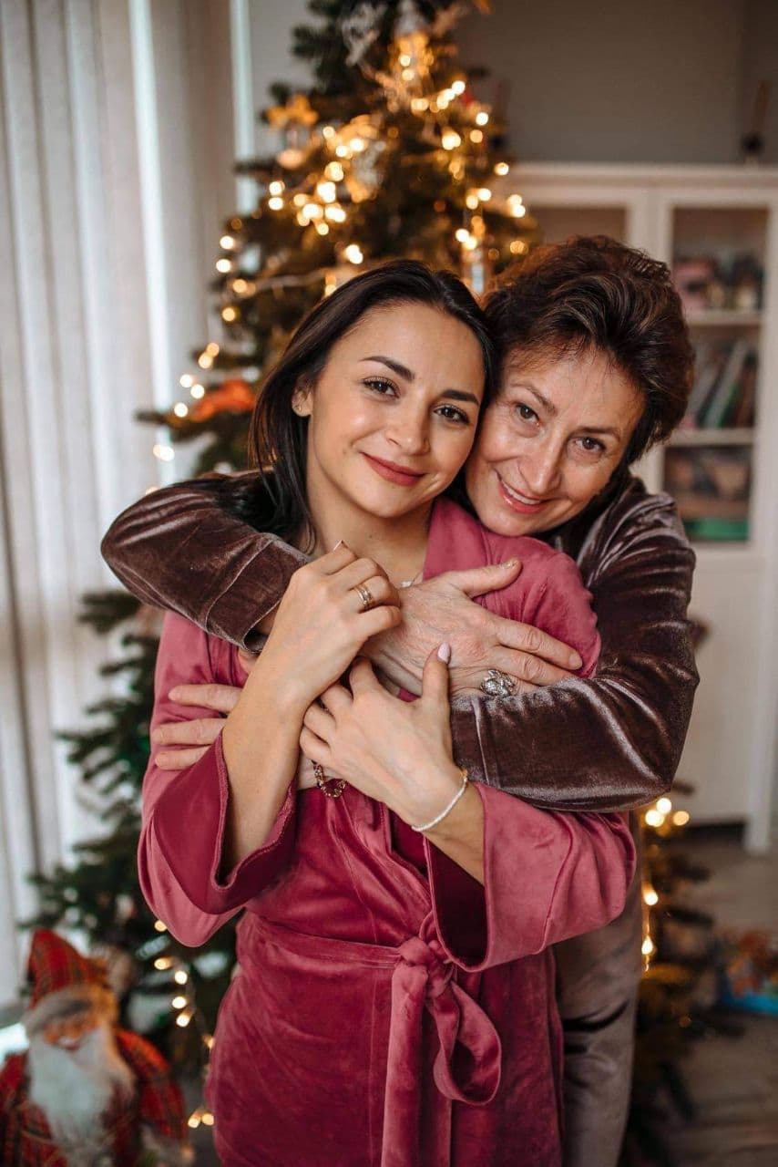 Огромная радость: Илона Гвоздева вспомнила Рождество и колядки в детстве