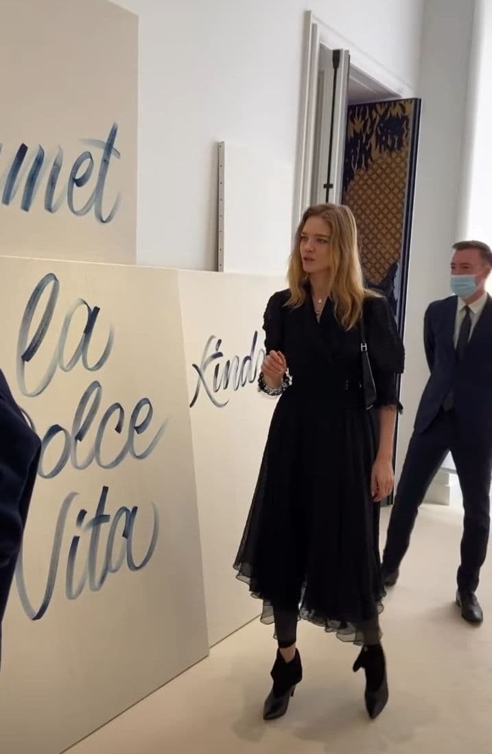 Сказочная принцесса: Наталья Водянова вышла в свет в пышном платье и драгоценностях