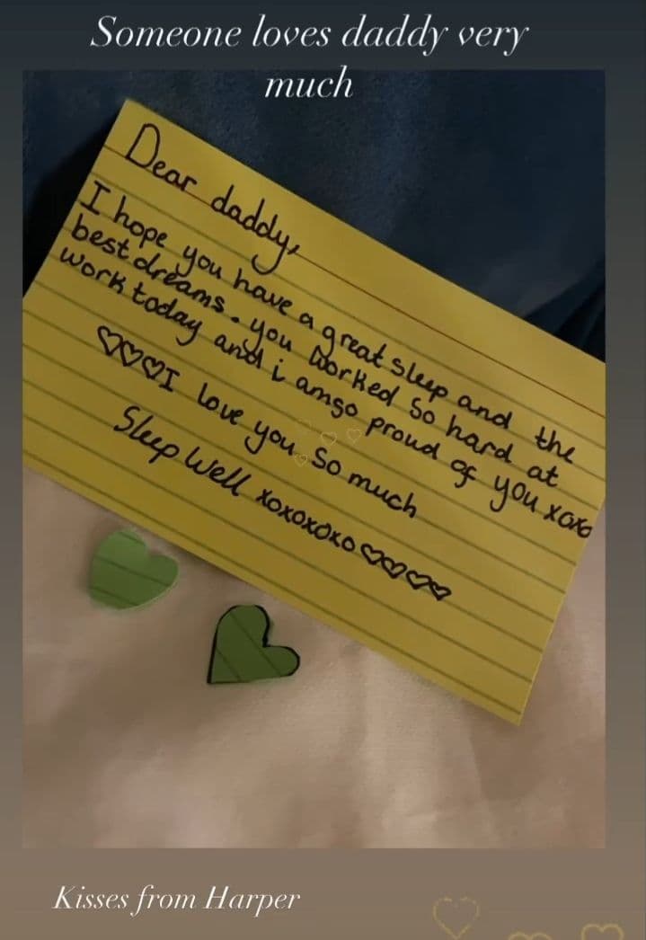 До сліз: Вікторія Бекхем зворушила мережу листом від 9-річної дочки