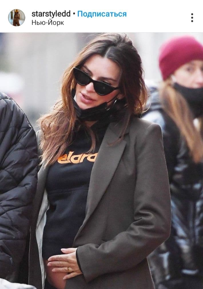 Срочно повторить: Эмили Ратаковски демонстрирует главную модную тенденцию на прогулке с мужем