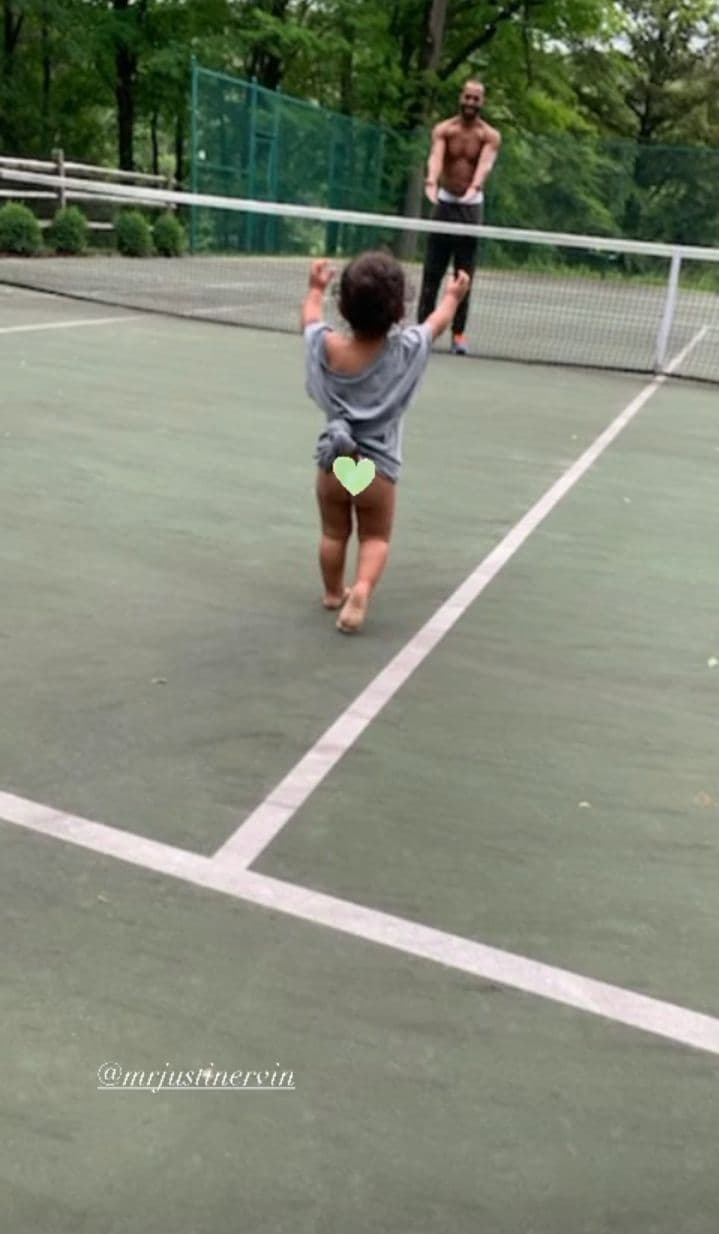 Сімейна ідилія: Ешлі Грем показала рідкісні фото з чоловіком і сином