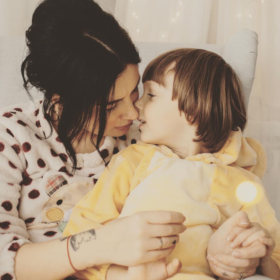 Совсем другая любовь: Анастасия Приходько показала старших детей и сделала признание