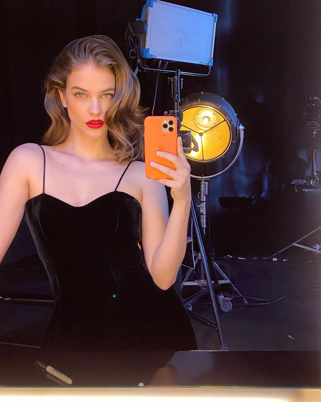 Увага на губи: Барбара Палвін показала, як у два прийоми зробити образ розкішним