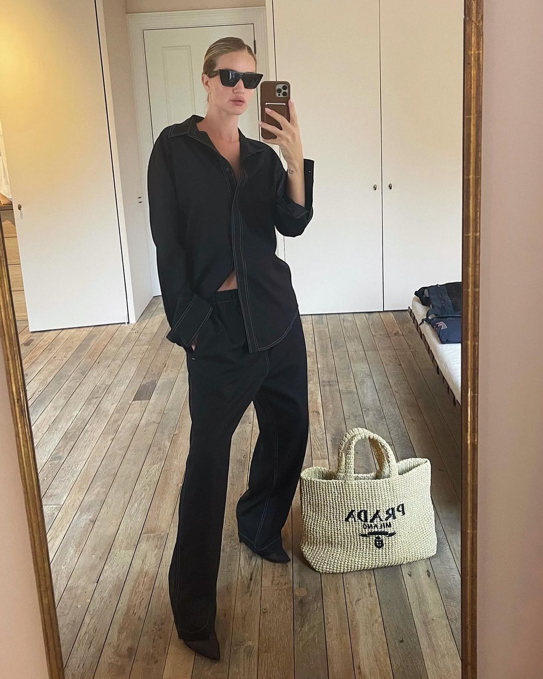 Взяти на замітку: Роузі Хантінгтон-Уайтлі демонструє три найстильніших образи сезону