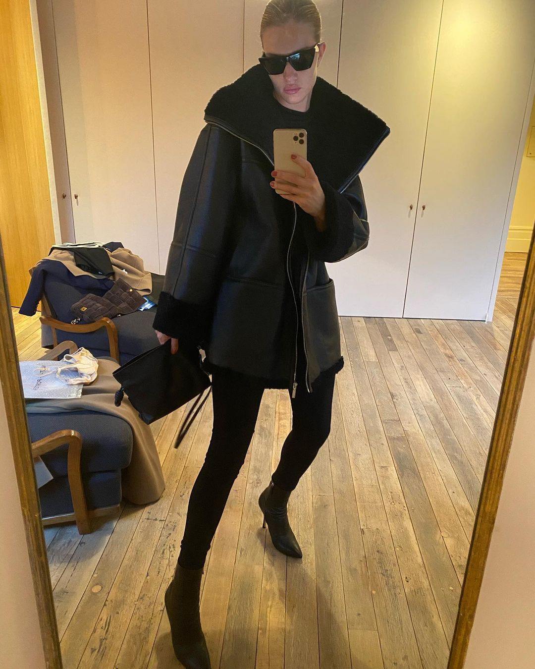 От пальто до пуховика: топ-7 самых стильных вариантов верхней одежды от Роузи Хантингтон-Уайтли